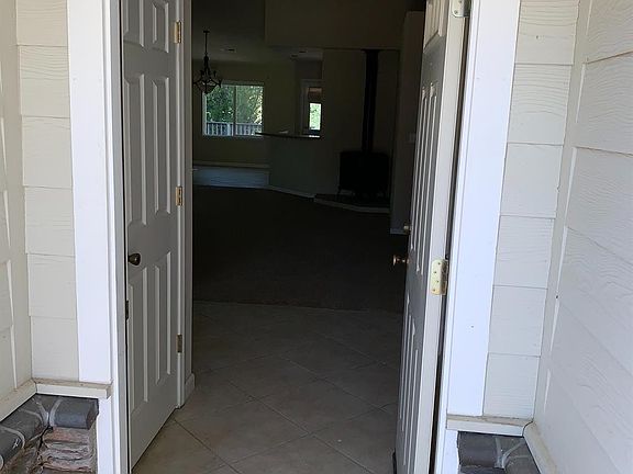 3rd image of 954 Country Ln #24/3