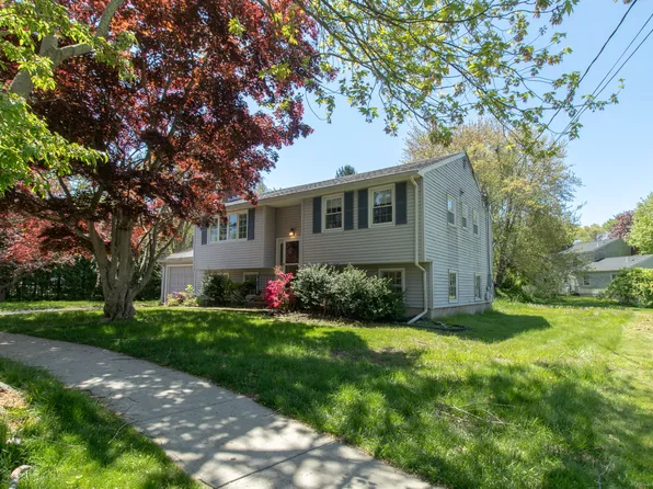 37 Cedar Road, Clinton, CT 06413