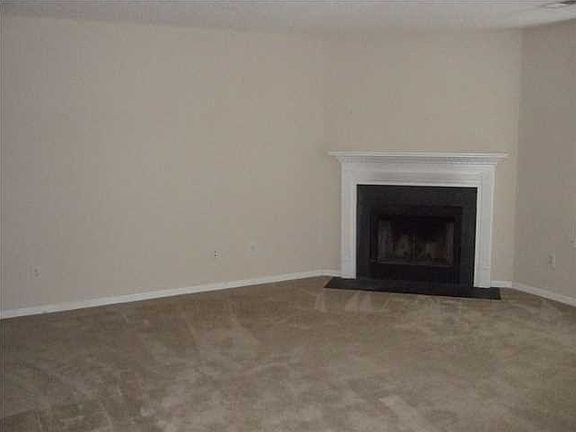 5th image of 305 Jamestown Dr