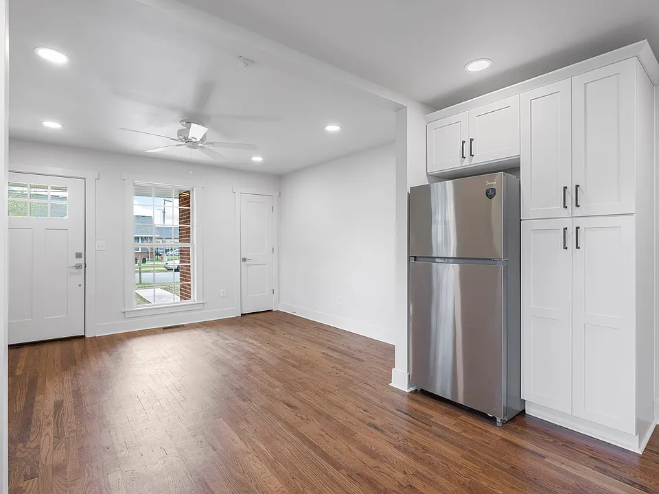 Large common living.dining area