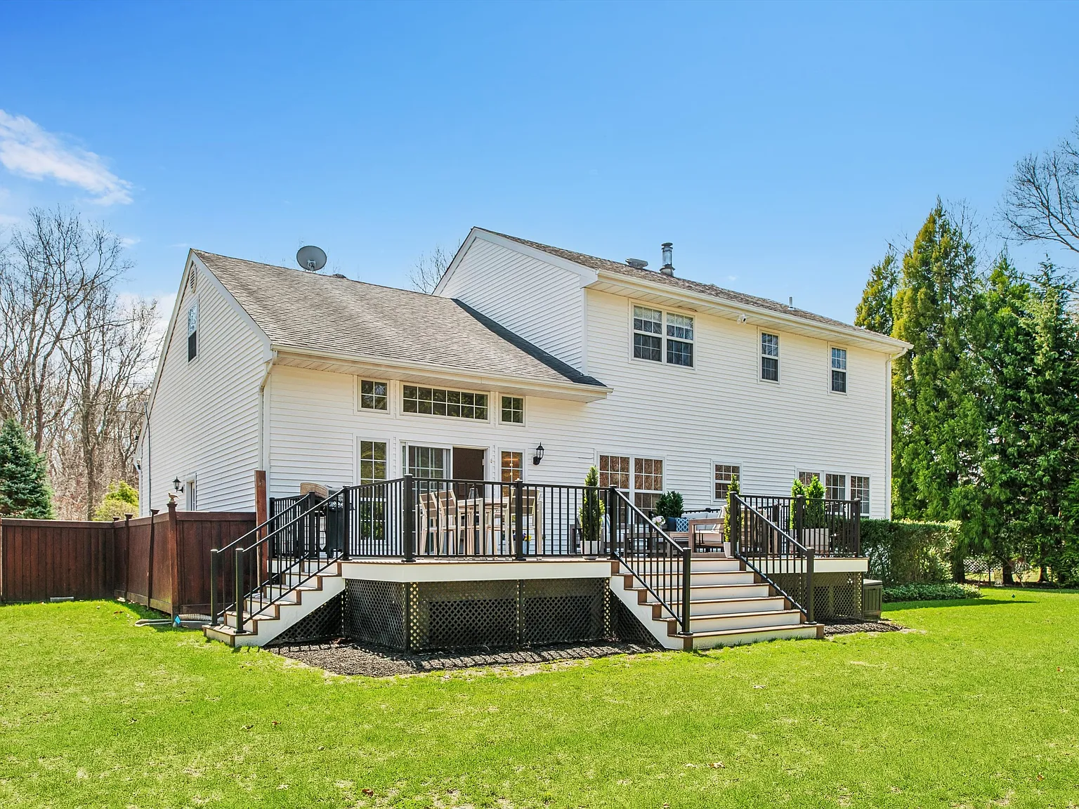 Spacious Westhampton Home with Pool near Tennis — Photo 3