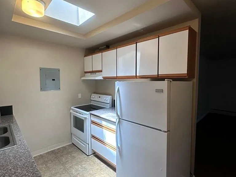 2544 Union St — Photo 56