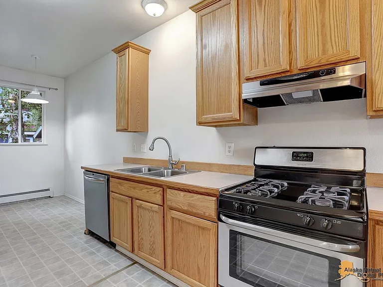 1105 W 34th Ave — Photo 7