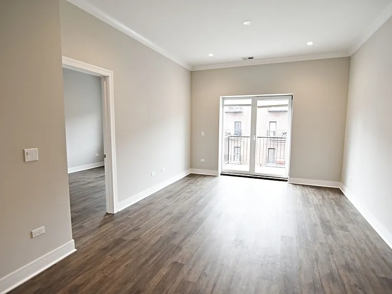 927 W. Irving Park — Photo 24