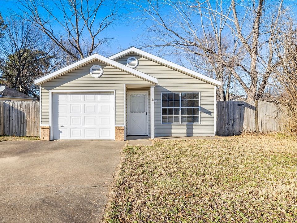 1st image of 402 E Redbud Ln