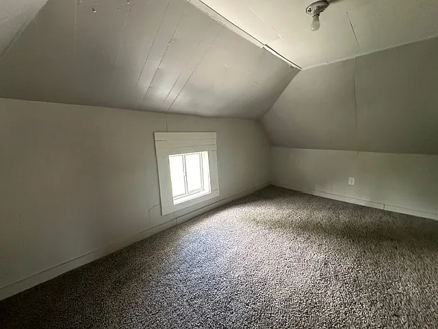 230 Adams St — Photo 10