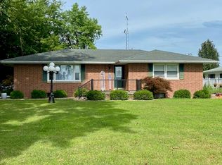 4985 Lake Rd, Mattoon, IL 61938