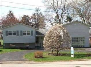 411 E Ridge St, Mount Carroll, IL 61053