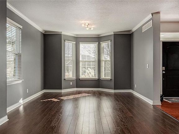 2nd image of 16164 Granada St