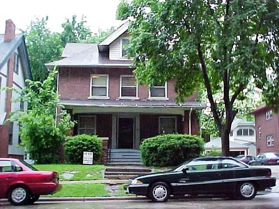 108 N Breese Ter