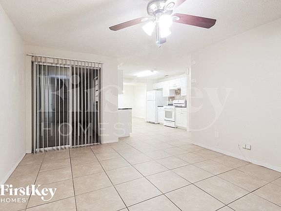 4th image of 1489 Carmen Ave