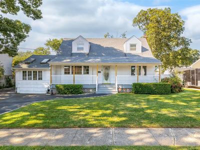 521 N Greene Avenue, Lindenhurst, NY, 11757