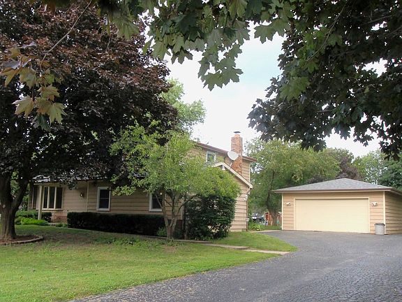 4th image of 36763 N Belle Plaine Ave