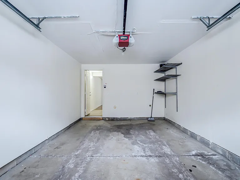 120 W Oakbrook Dr — Photo 32