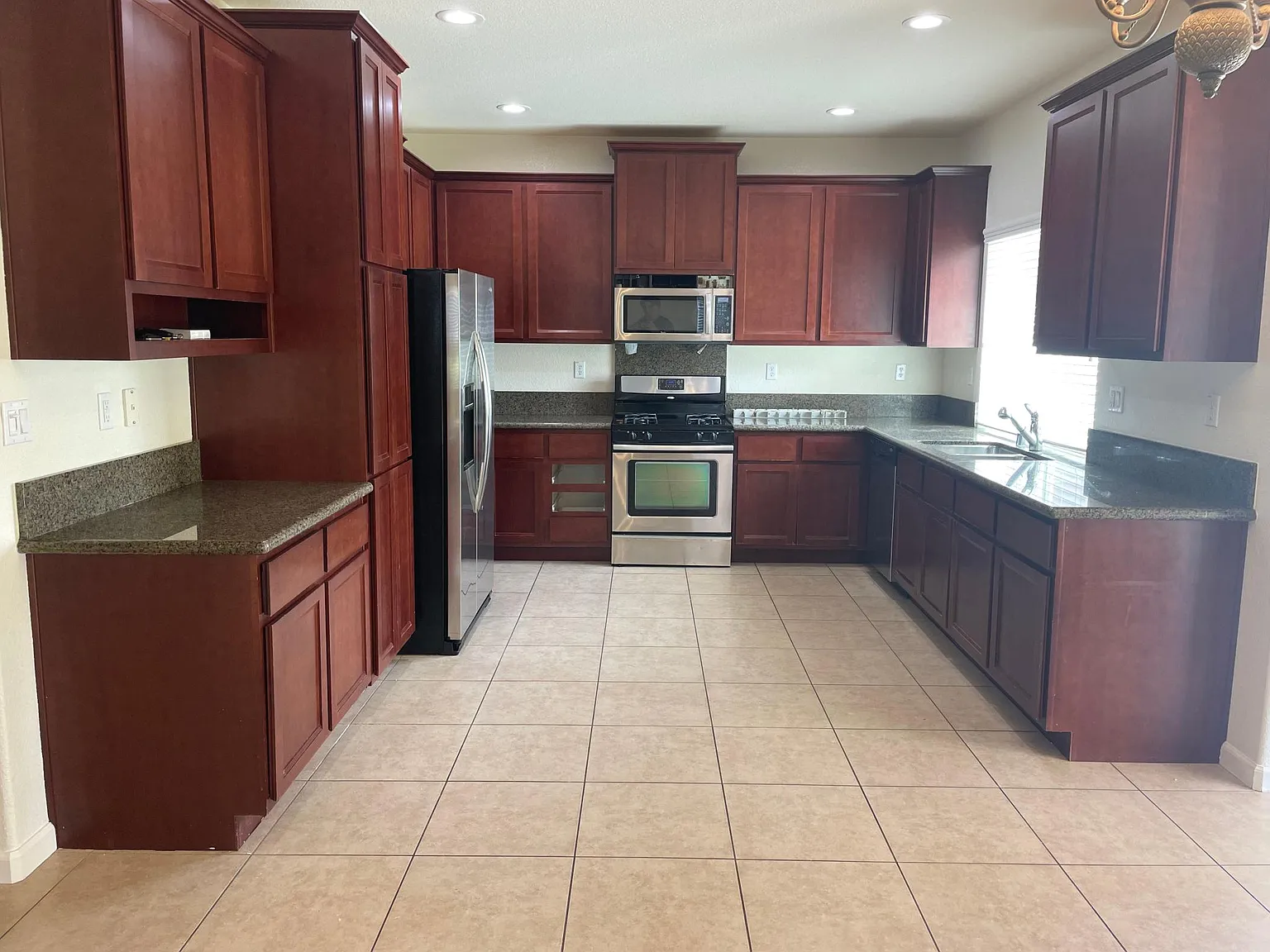 2181 Horseshoe Glen Cir — Photo 2