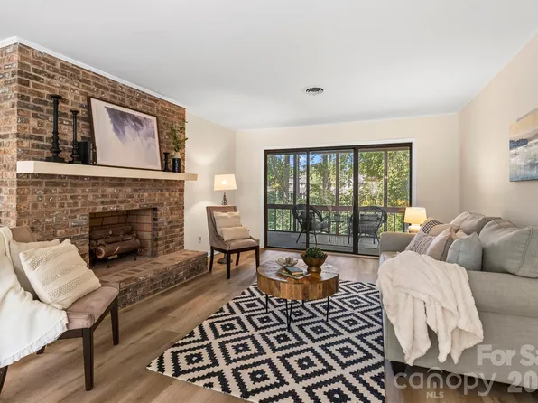 181 N Britton Creek Ct, Hendersonville, NC 28791