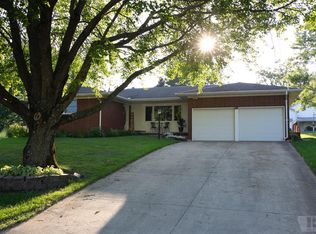 711 N 12th St, Oskaloosa, IA 52577