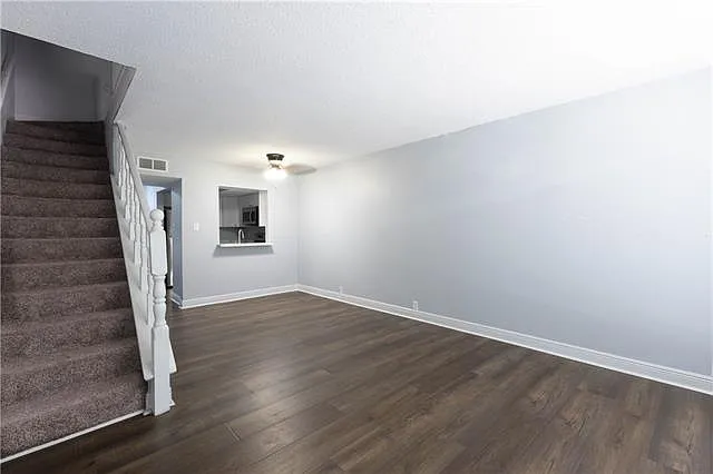 6200 Riverside Dr — Photo 2