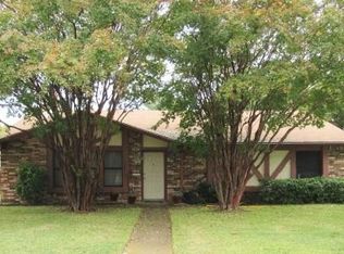 922 Navasota Dr, Garland, TX 75040