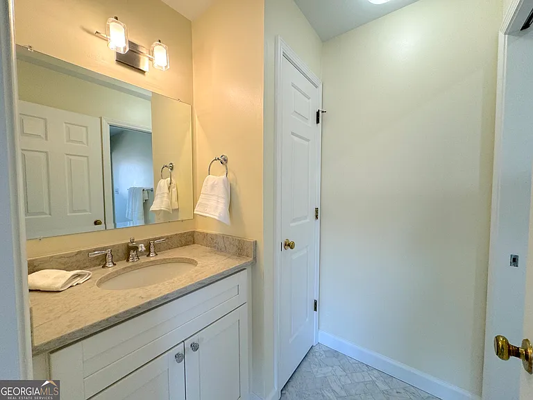 18 Dean Overlook NW — Photo 35