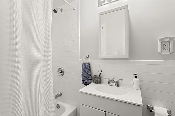 Rented by Compass | media 17