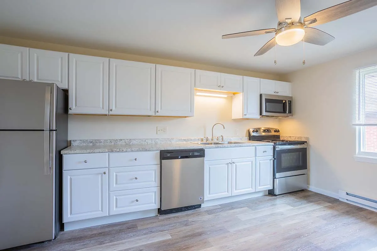 Ridgeway Garden Apartments — Photo 2