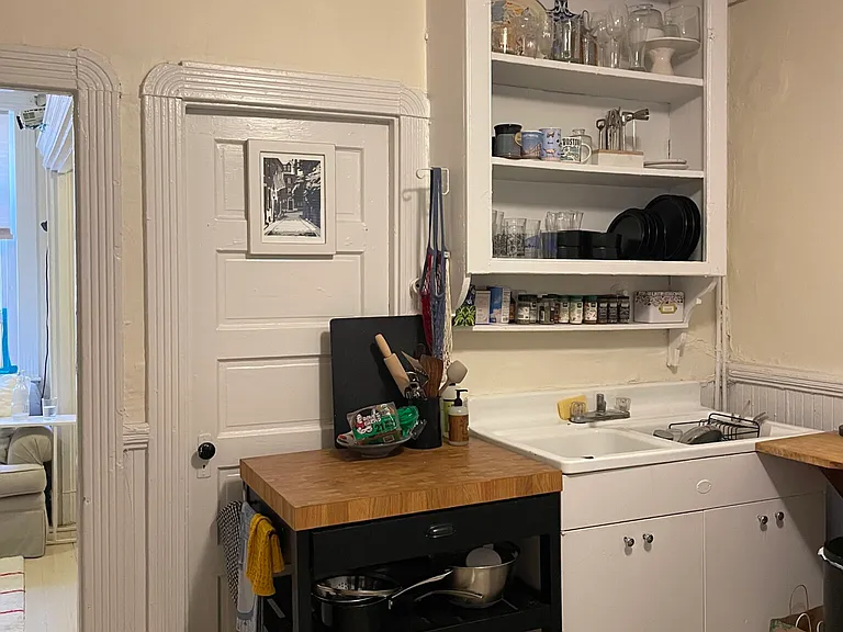 76 Myrtle St #3 — Photo 2