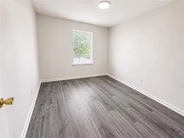 1107 Carrollton Ave — Photo 11