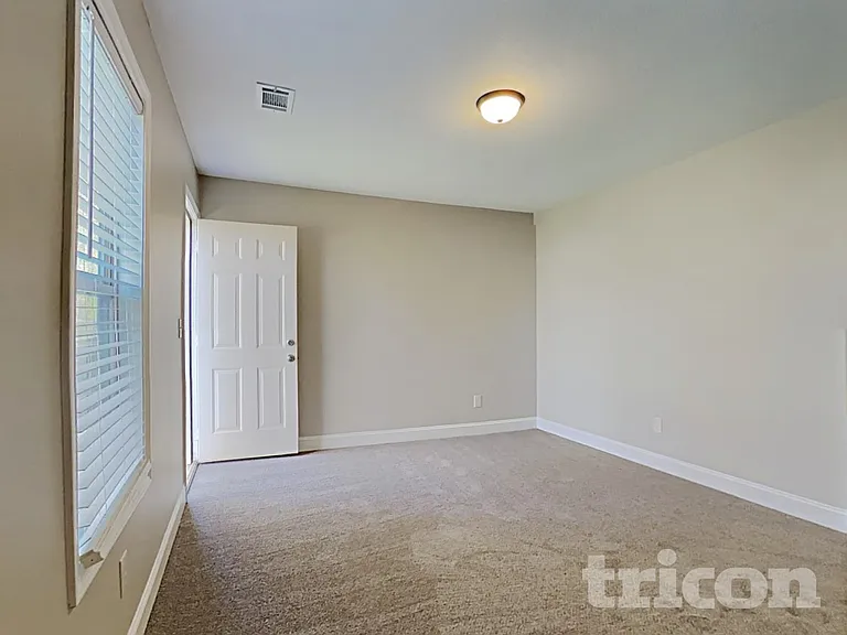 1656 Deer Creek Ln — Photo 6