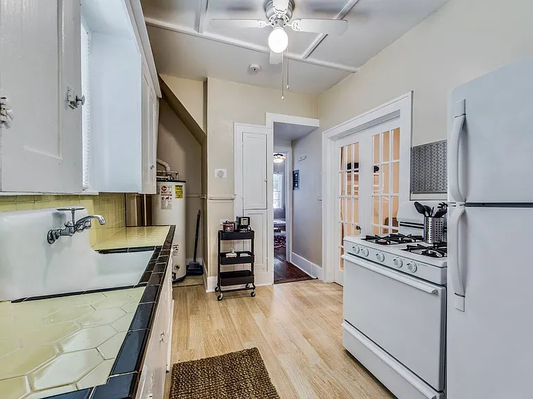 508 E Dewey Pl #3 — Photo 4