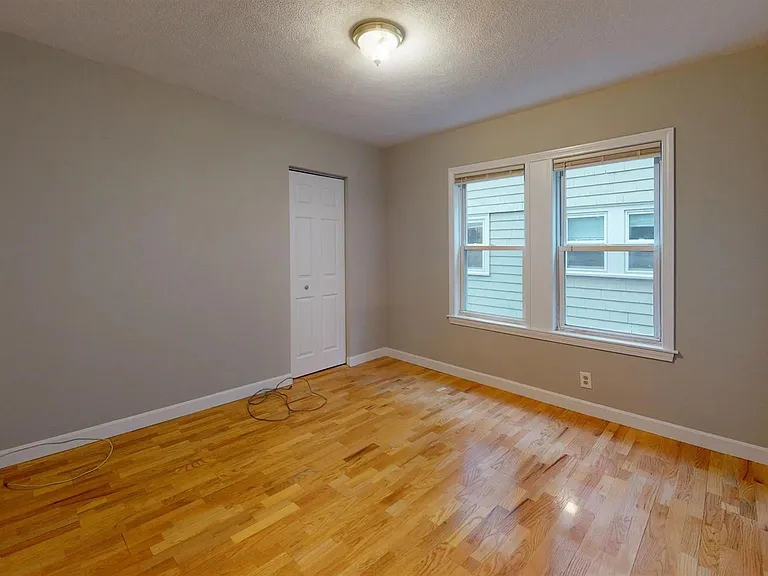 4 Edgar Ct — Photo 6