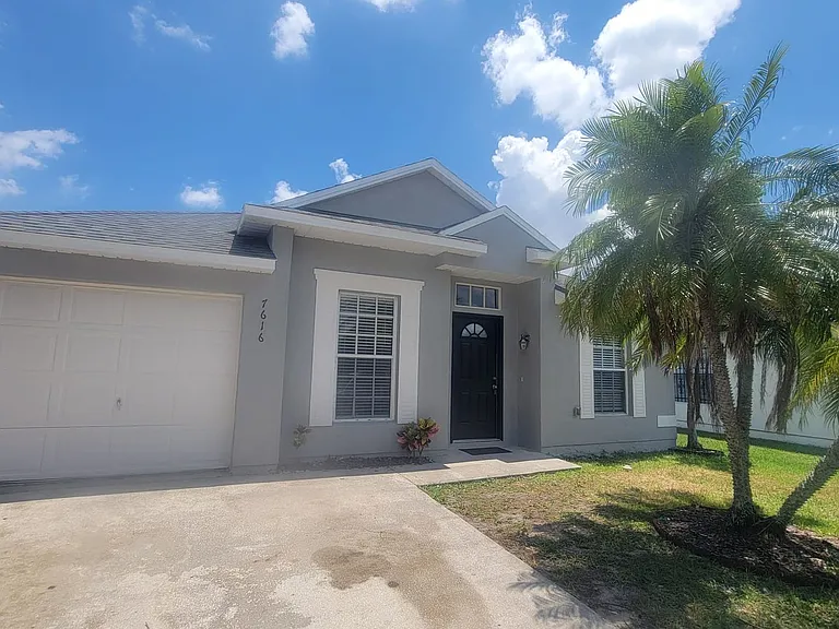 7616 Pine Nest Ct — Photo 2