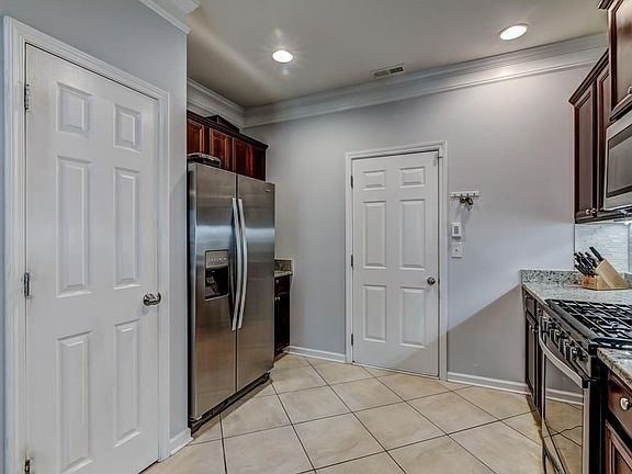 4th image of 39 Jekyll Dr #8