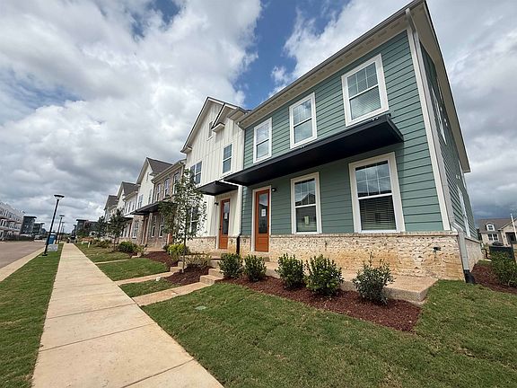 2nd image of 3059 Portage Dr