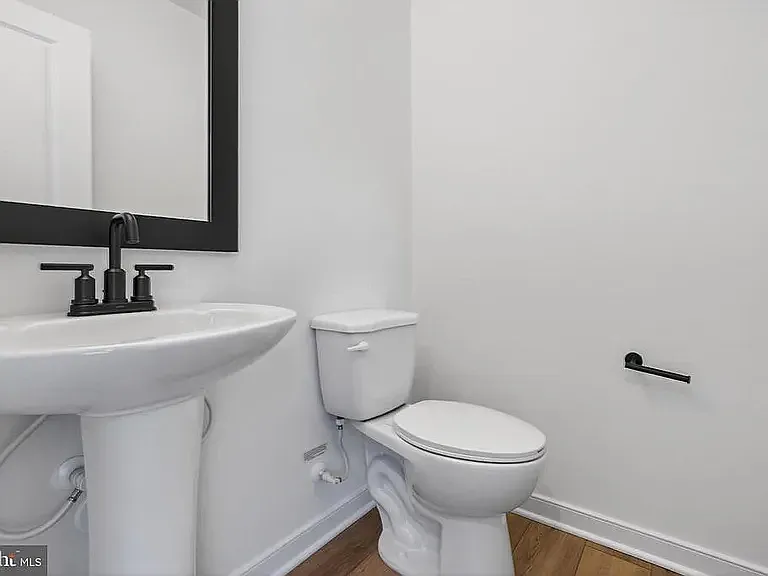 64 Silverbell Ave — Photo 10