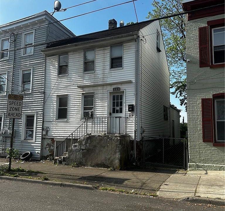 1st image of 229 Washington Street