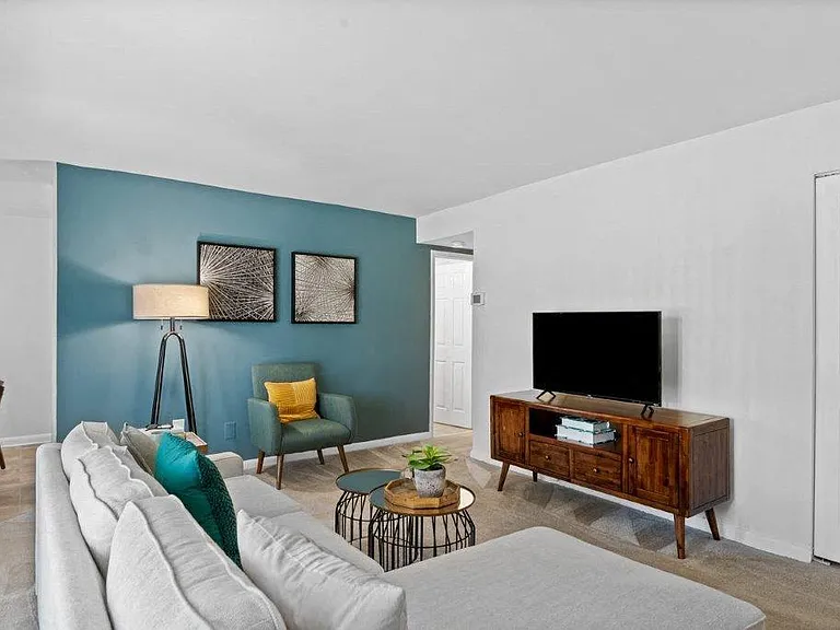 Gwynn Oaks Landing Apartments and Townhomes — Photo 7