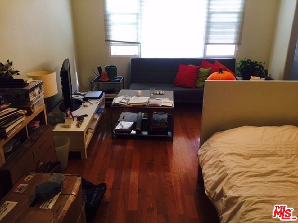 1st image of 817 S Gramercy Pl APT 3