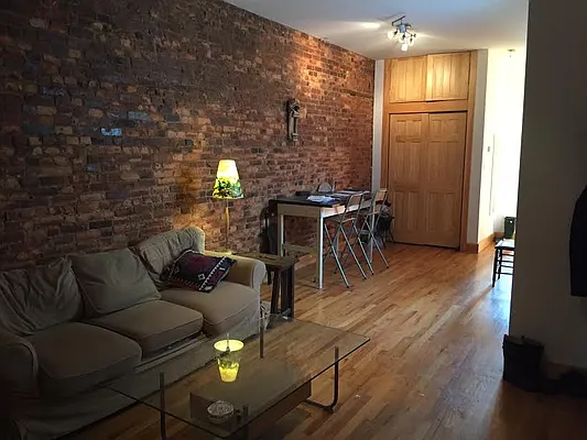 Rented by New York Realty Minimax Inc | media 25