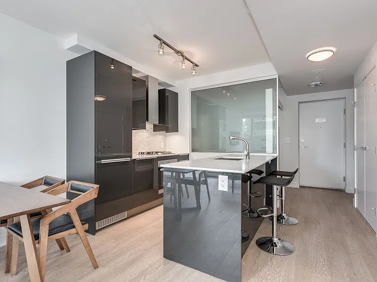 1283 Howe St #408 — Photo 9