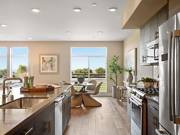 3rd image of 400 Mariners Island Blvd Unit 109