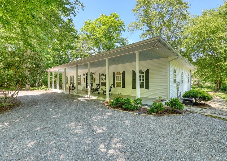 10th image of 198 Riverbend Dr
