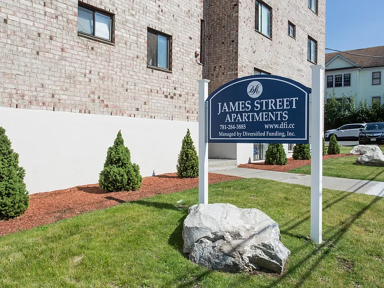 Parkwood Apartments — Photo 5