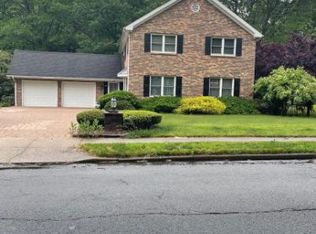 482 Station Rd, Roebling, NJ 08554