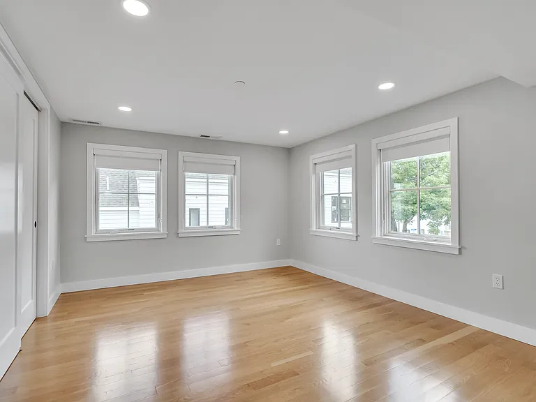 56 Franklin St #B — Photo 10