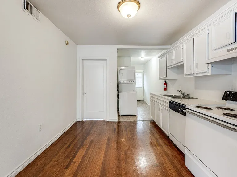 519 W Main St #3 — Photo 7