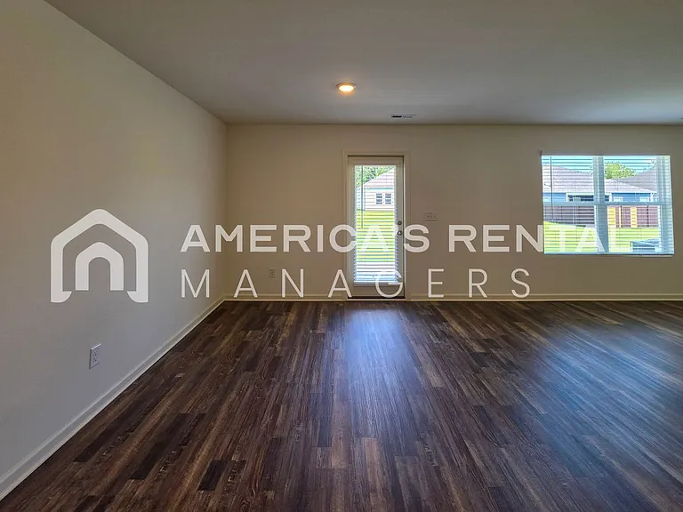 636 Wenonah Way — Photo 32