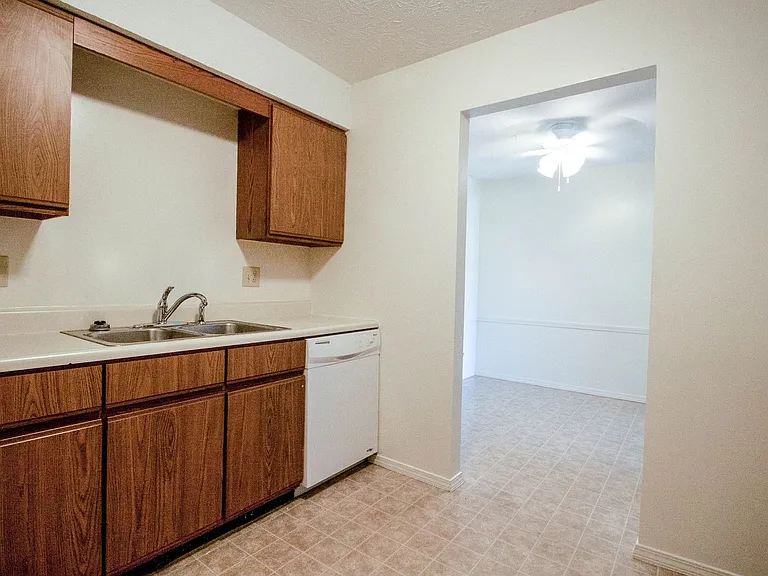 2406 Rainbow Ave — Photo 23