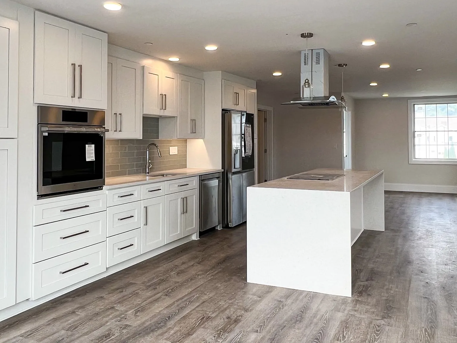 1 bed, 1.5 bath, 1176 sqft, $3,100 — Photo 4