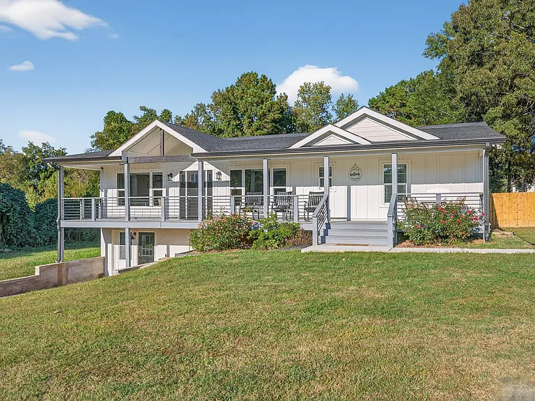 1324 Ace McMillian Rd — Photo 2